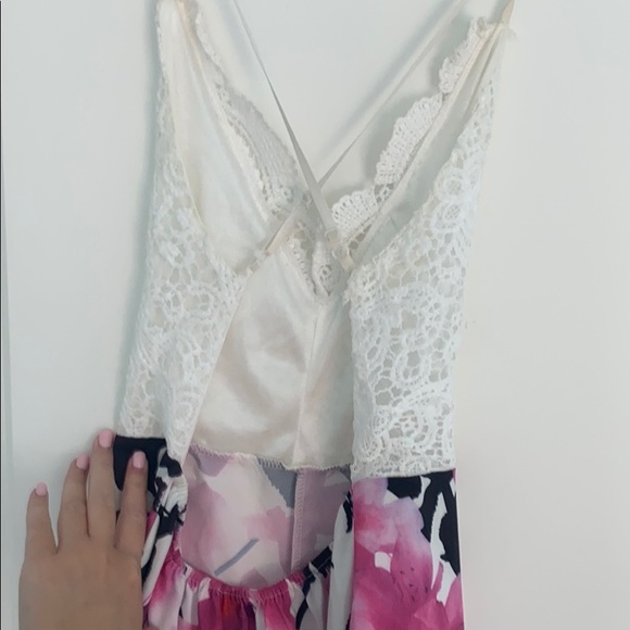 Open Back Lace Floral Wide Leg Romper - Picture 4 of 4